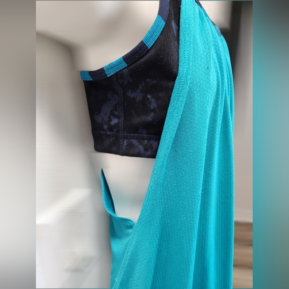 LULULEMON built-in-bra tank - Picture 3 of 3